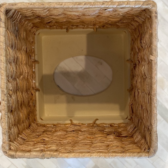 Vintage Floral & Rattan Kleenex Holder - Picture 6 of 11